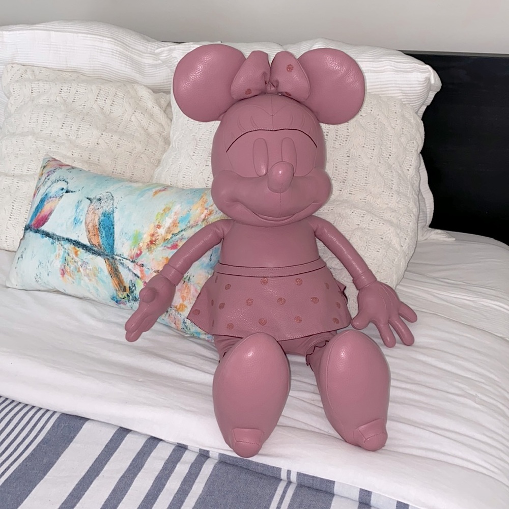 SOLD ‼️ Coach x Disney Limited Edition Leather Minnie Mouse NWOT